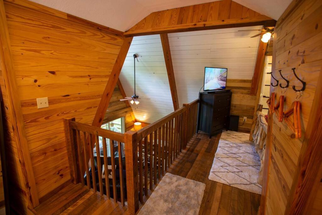 Rustic Luxurious A-Frame With Jacuzzi Fast Internet Villa Robbinsville Exterior foto