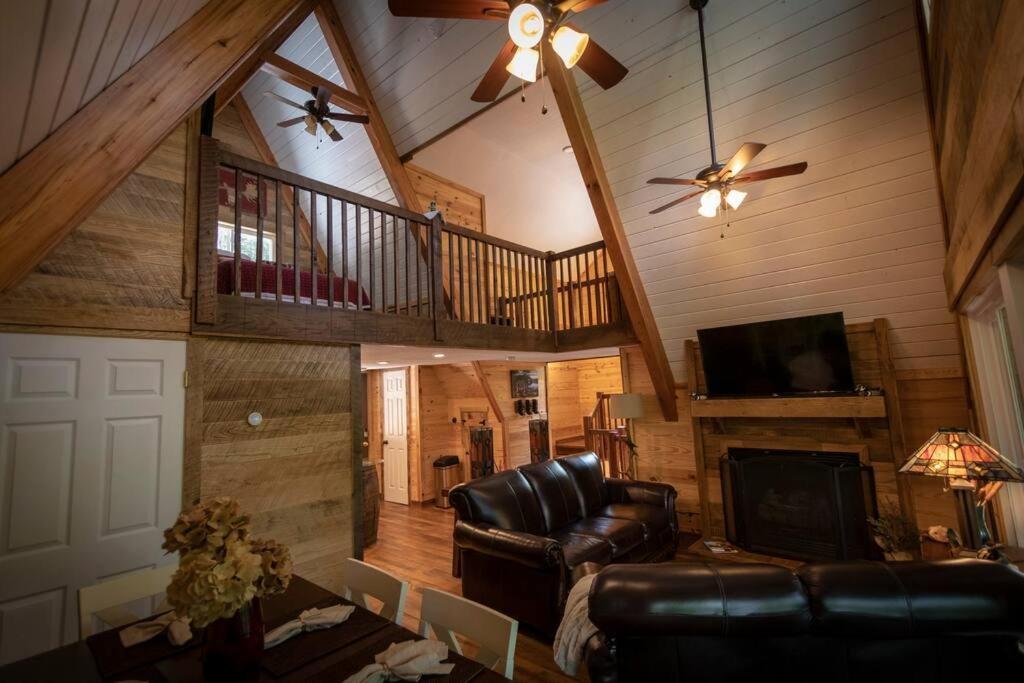 Rustic Luxurious A-Frame With Jacuzzi Fast Internet Villa Robbinsville Exterior foto