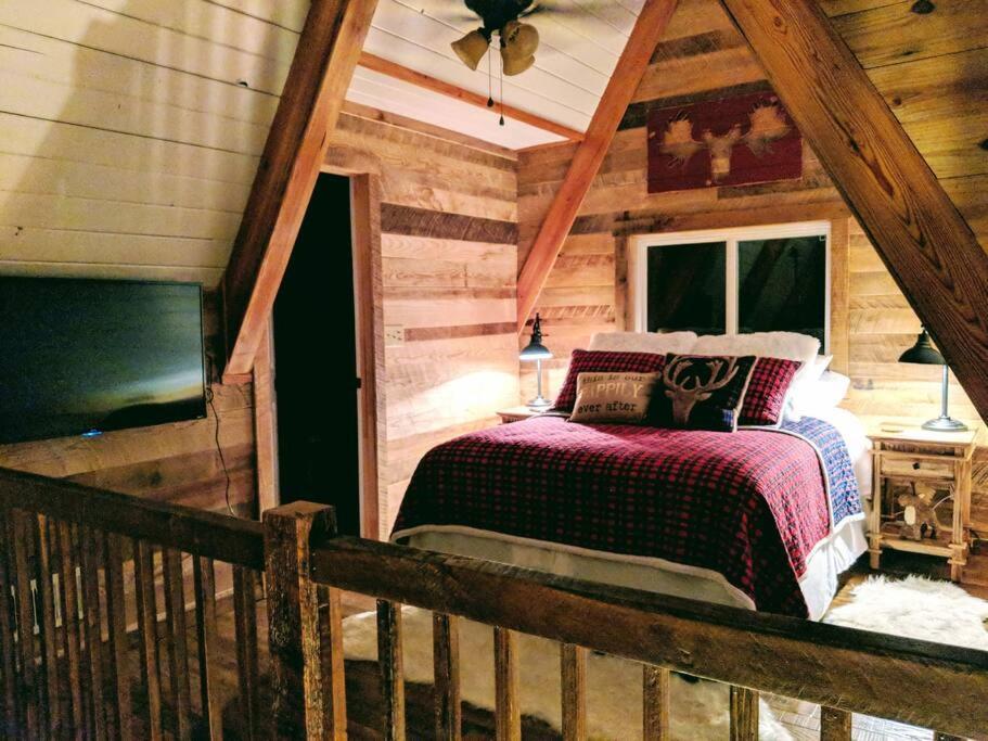 Rustic Luxurious A-Frame With Jacuzzi Fast Internet Villa Robbinsville Exterior foto