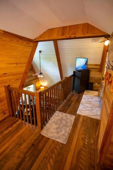 Rustic Luxurious A-Frame With Jacuzzi Fast Internet Villa Robbinsville Exterior foto